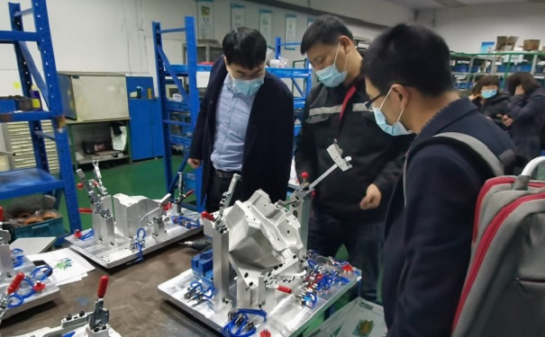 智为铭略现场服务